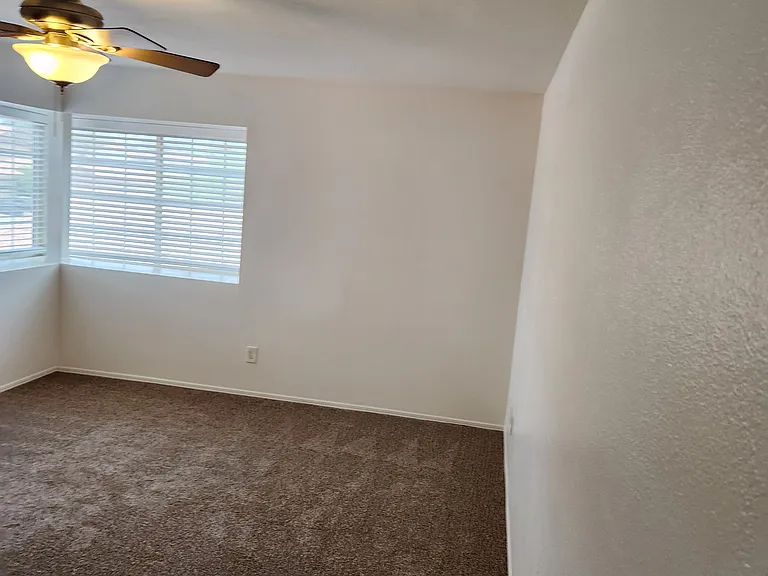 2721 W Estrella Dr — Photo 26