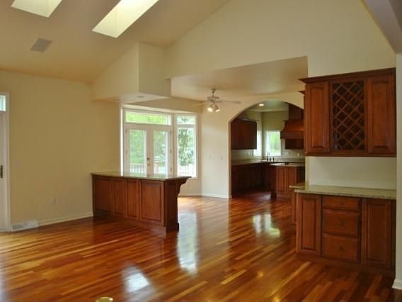 4th image of N8W29923 Woodcrest Ct