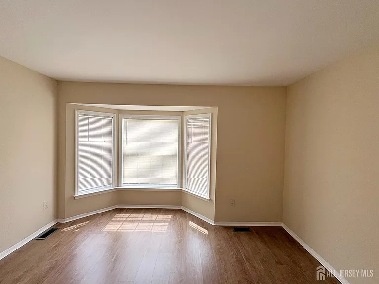 7 Daniel Webster Ave #D — Photo 9