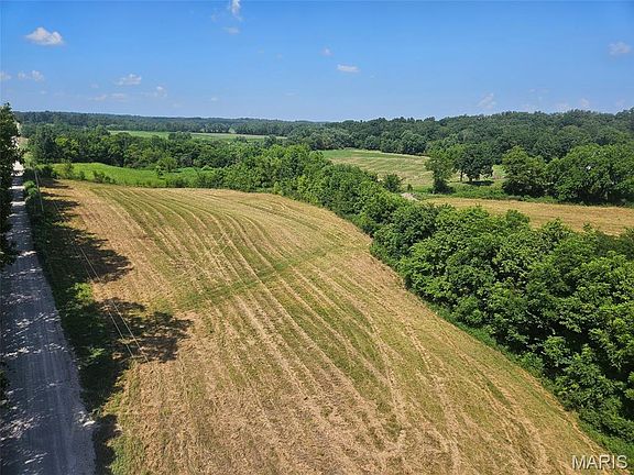 4th image of 513 County Rd