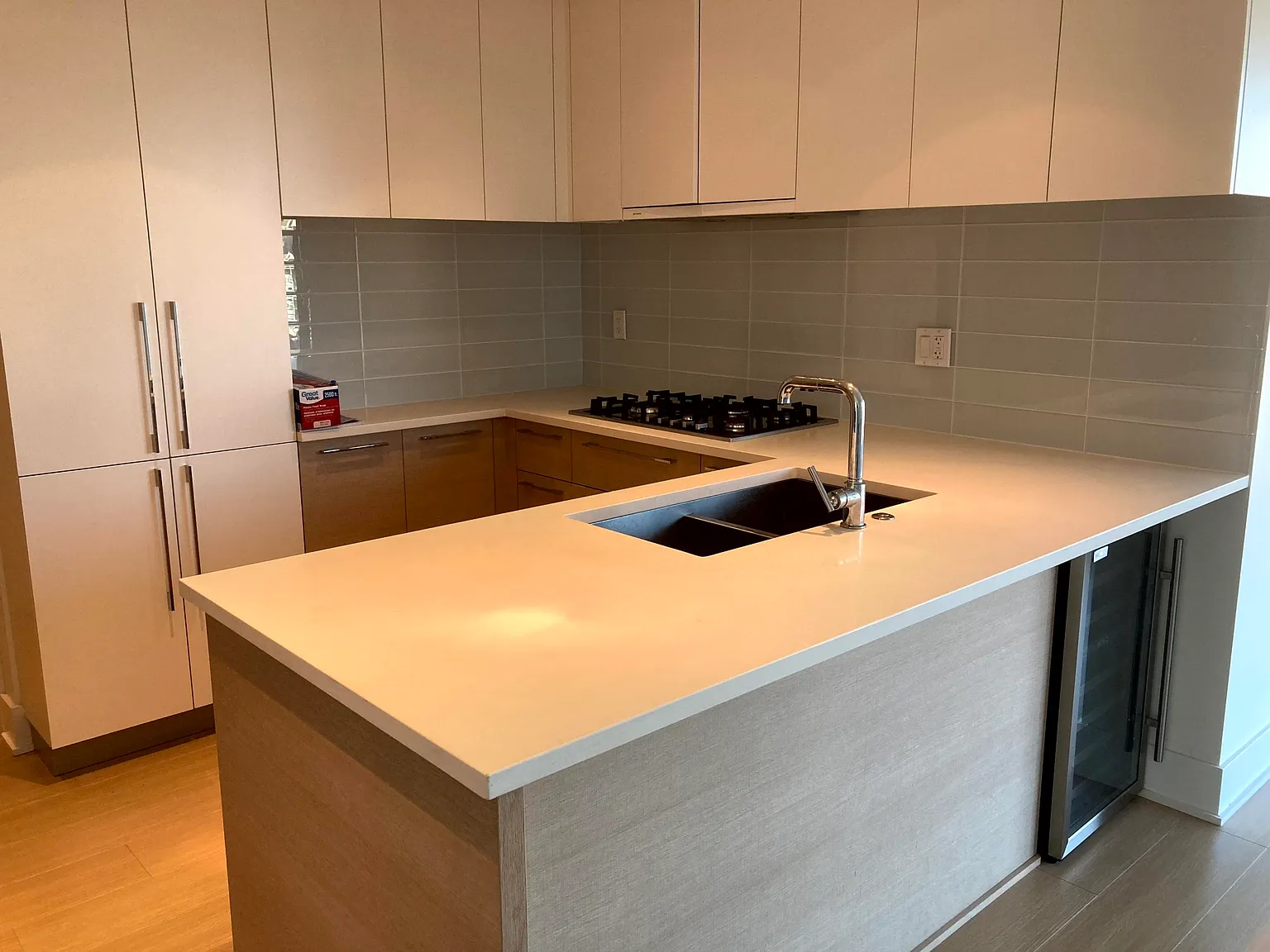 2 bed, 829 sqft, $2,680 — Photo 2