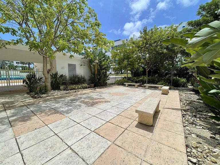 DN-301 Ocean Club At Seven Seas — Photo 35