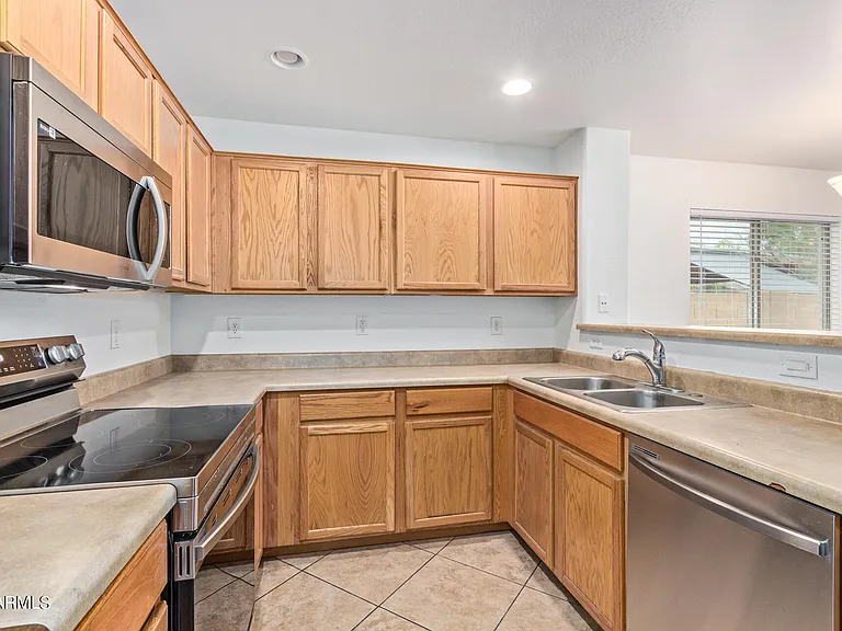 2521 W Desert Spring Way — Photo 17