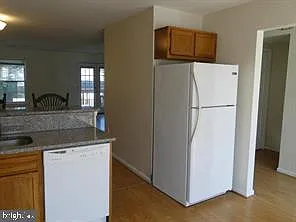 1125 Simsbury Ct — Photo 12