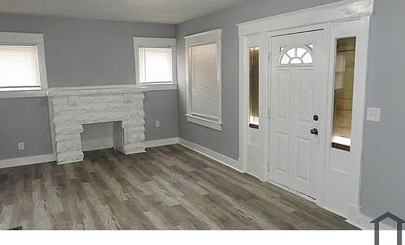 3rd image of 3643 Indiana Ave