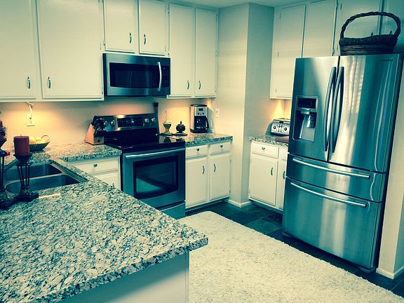 4th image of 54210 Avenida Mendoza
