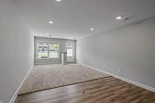 10904 Holly Pl N — Photo 24