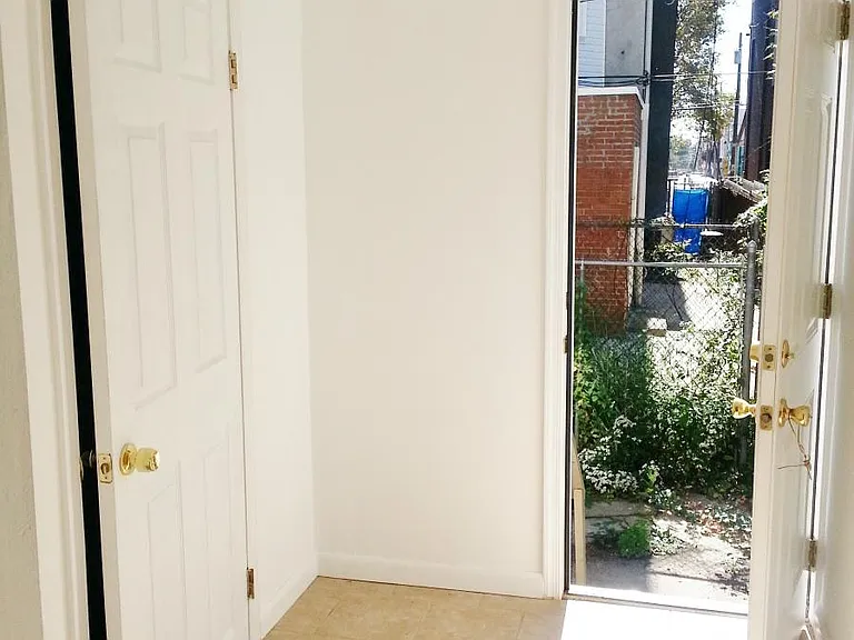 4024 Green St #1 — Photo 11