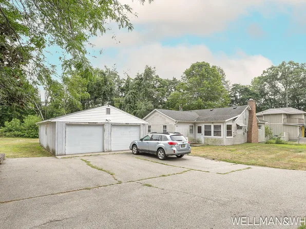 1019-1021 Elizabeth St, Saugatuck, MI 49453
