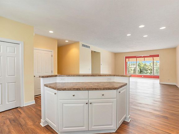 4th image of 1794 N Trillium Cir