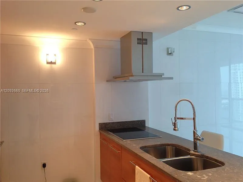 Icon Brickell Condo No 3 — Photo 2