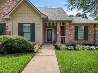 518 Rozelle Ave, Sugar Land, TX 77498