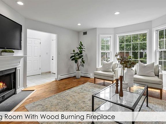 3rd image of 758 Manchester Way