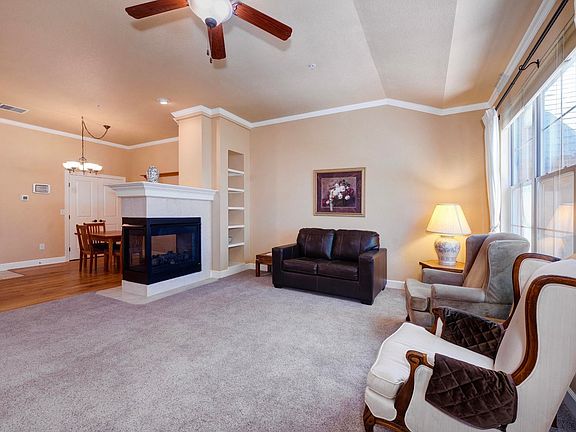 3rd image of 1379 Charles Dr #B-4