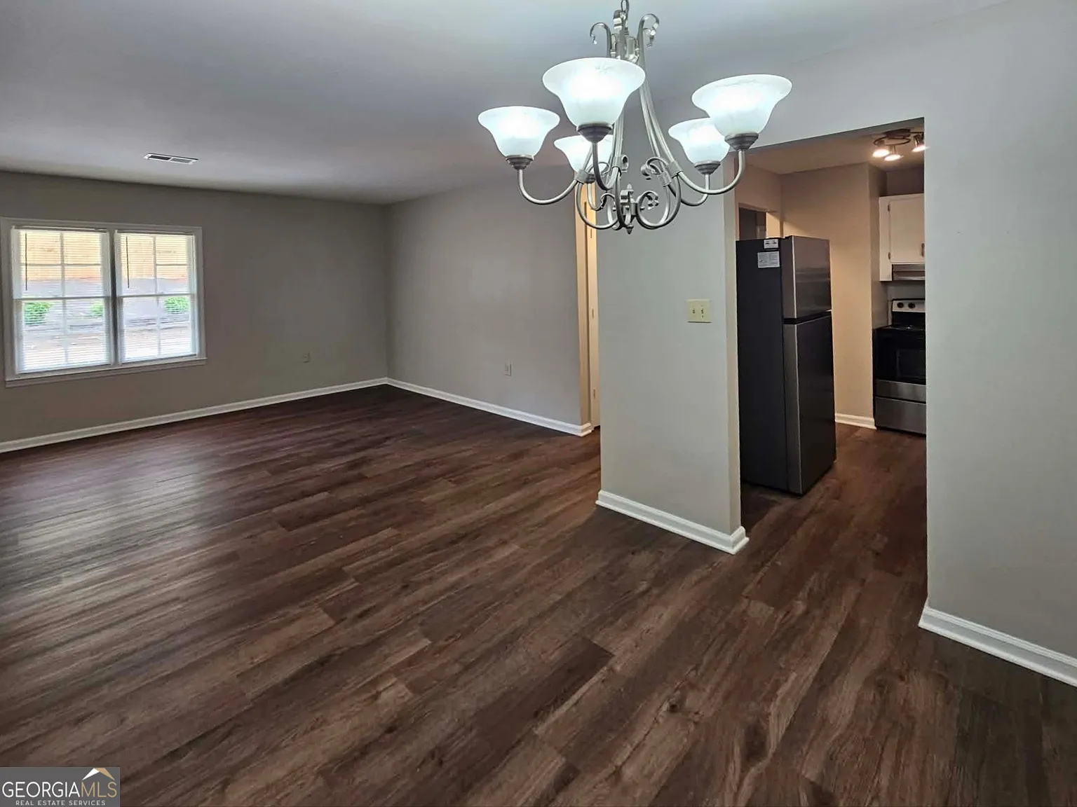 2 bed, 1.0 bath, 804 sqft, $1,295 — Photo 4