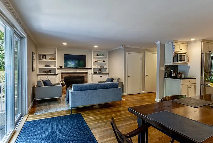 4 bed, 2.0 bath, $7,000 — Photo 4