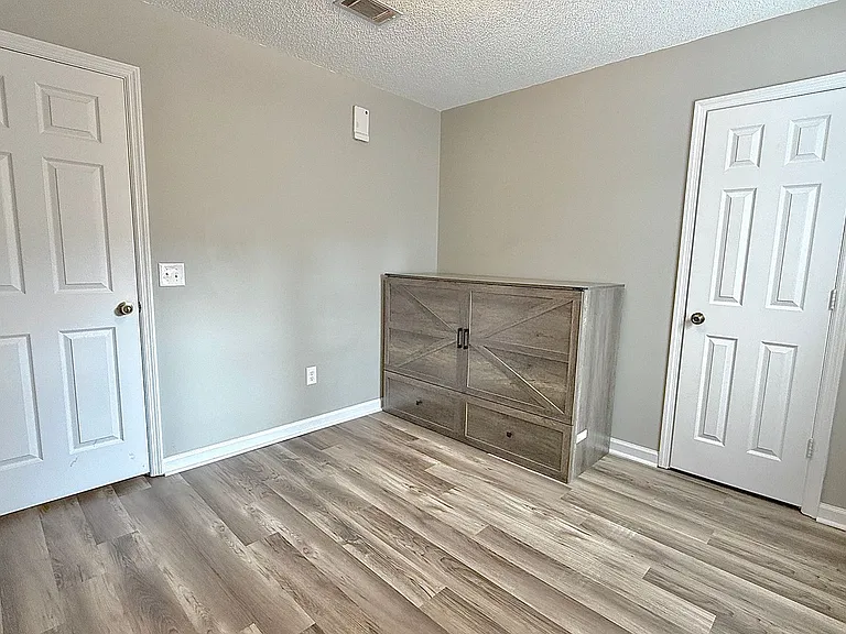 1233 Riyadh Rd — Photo 23