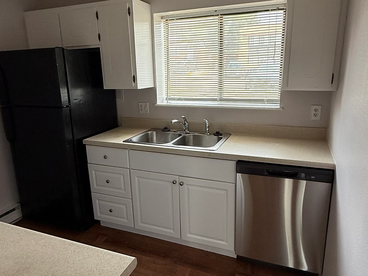 2 bed, 1.5 bath, 1100 sqft, $1,700 — Photo 1