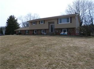 120 Bastian Ln, Allentown, PA 18104