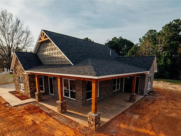 3rd image of 73 Clover Ln