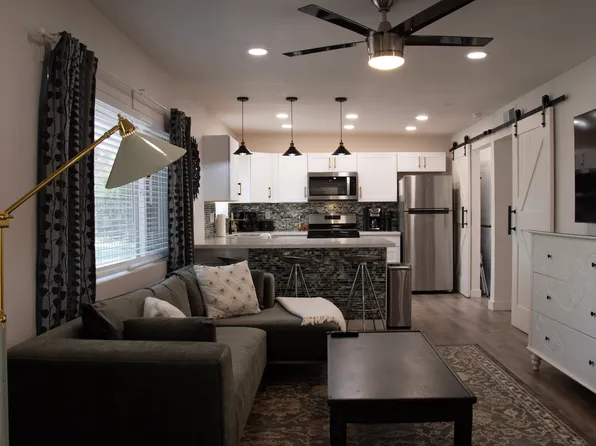 4917 E Indian School Rd APT 7, Phoenix, AZ 85018