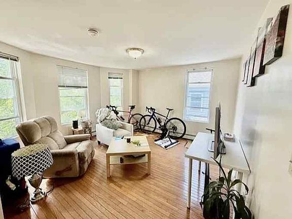 2nd image of 279 Pearl St APT 1L