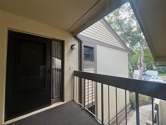 2nd image of 142 WOODLAKE WYNDE #48