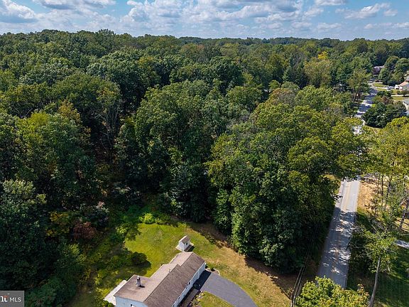 5th image of 72 Spring Rd