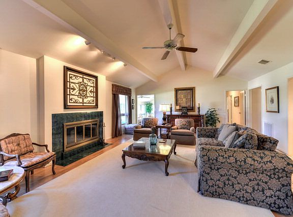 2nd image of 104 Elm Springs Dr
