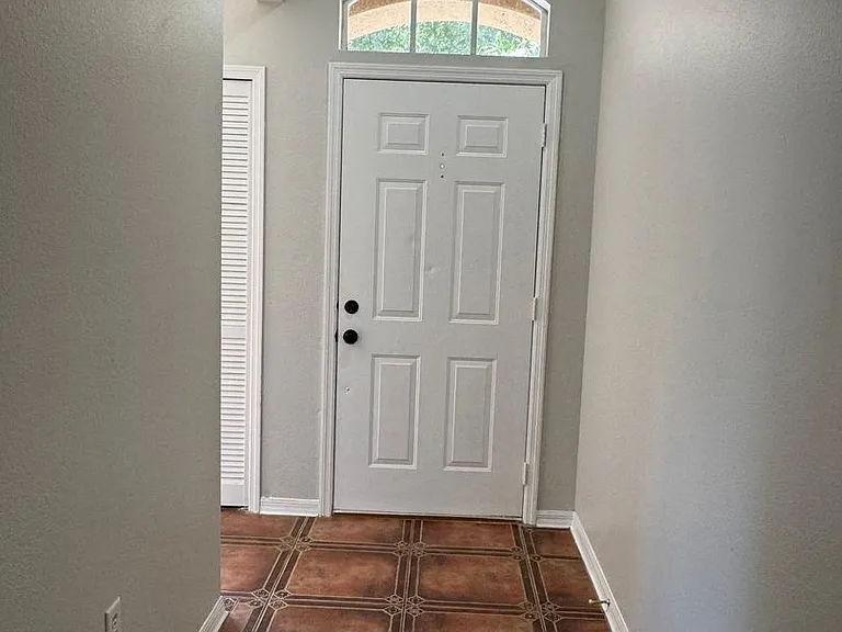 8039 Ridgeglen Cir E — Photo 17