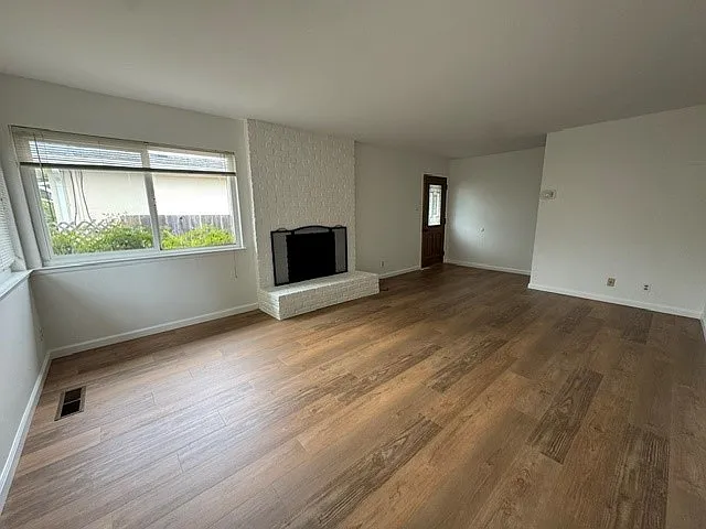 3 bed, 1200 sqft, $4,195 — Photo 2