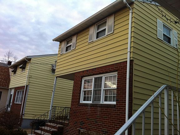 3rd image of 212 Canterbury Ave