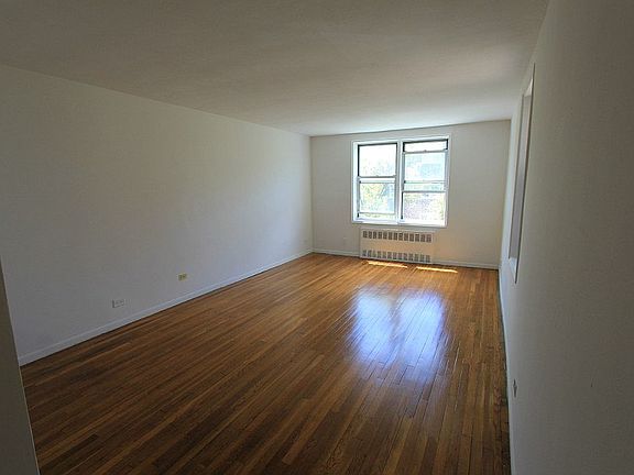 4th image of 101-1 67th Dr #2H