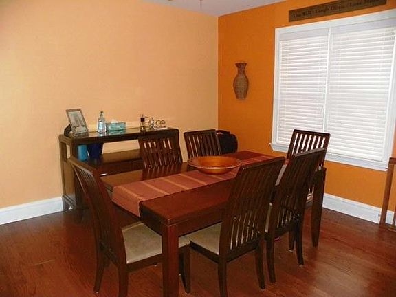 3rd image of 3619 N Oriole Ave