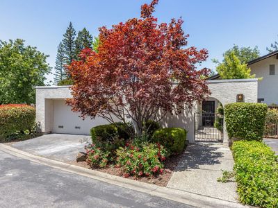 2435 Sharon Oaks Dr, Menlo Park, CA, 94025