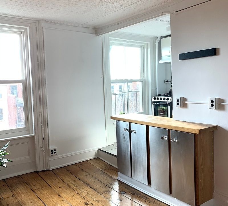 1st image of 128 2nd Pl Floor 2