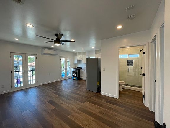2nd image of 604 Park Ave