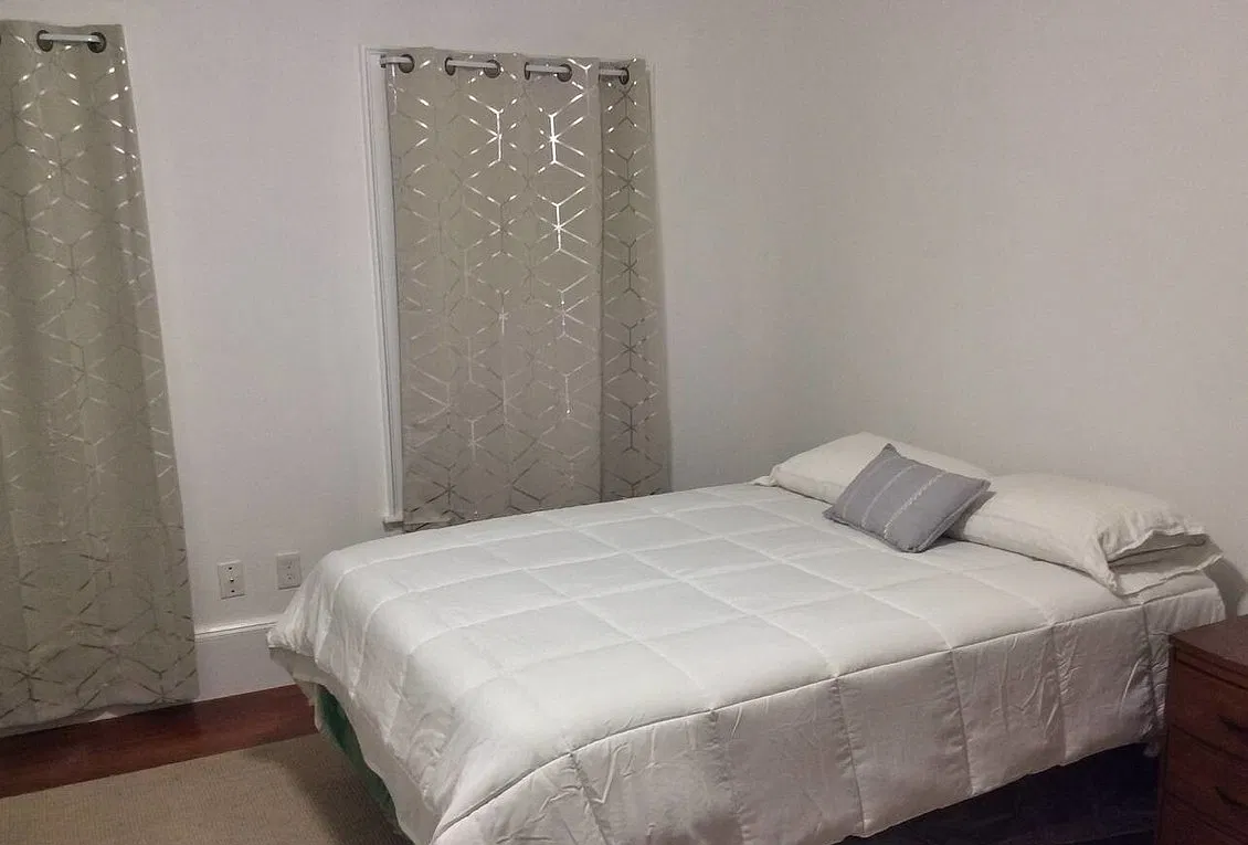 8 bed, $9,500 — Photo 4