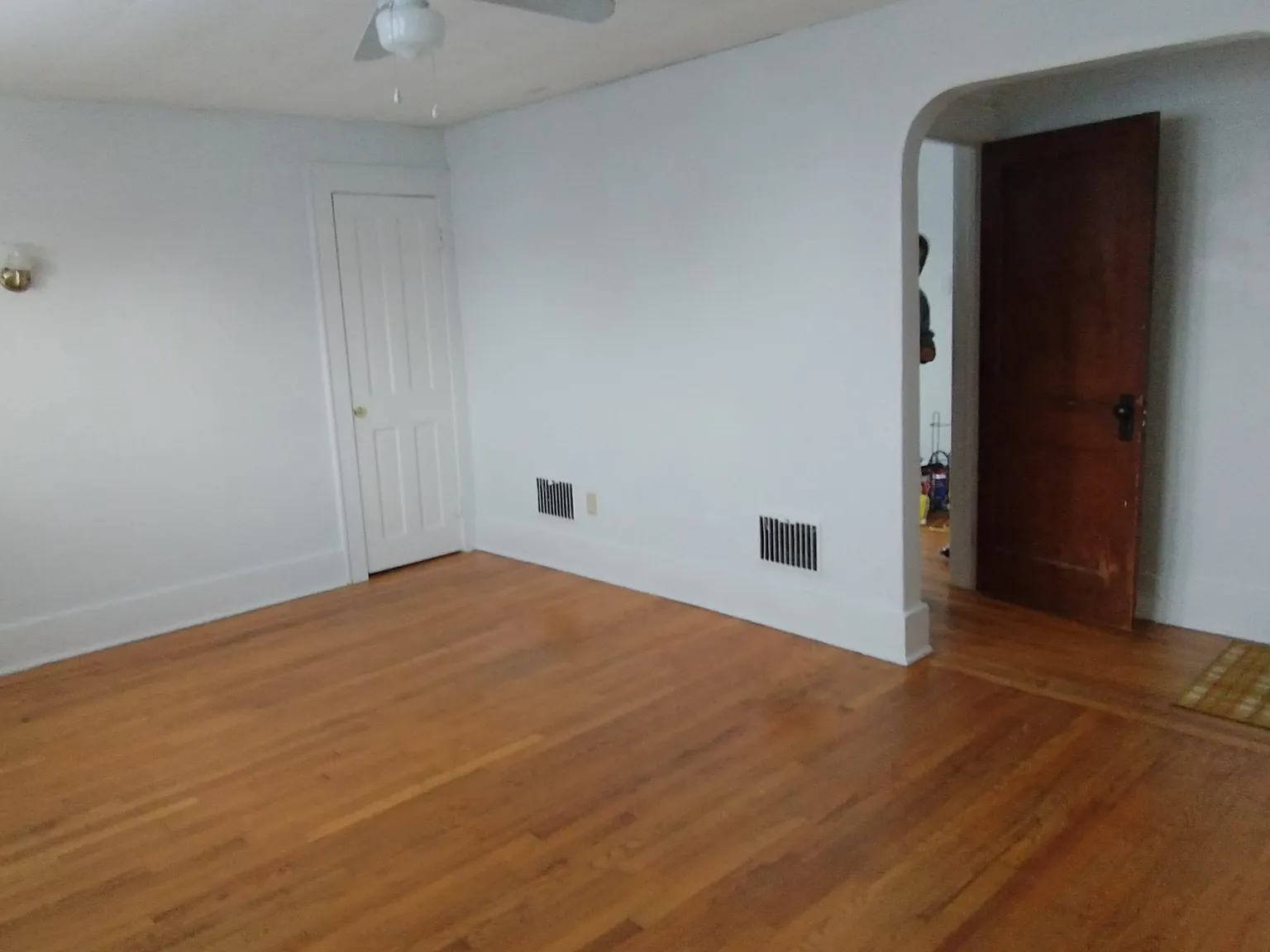 401 Beattie St — Photo 3