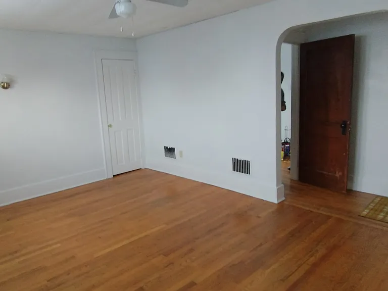 401 Beattie St #2 — Photo 3