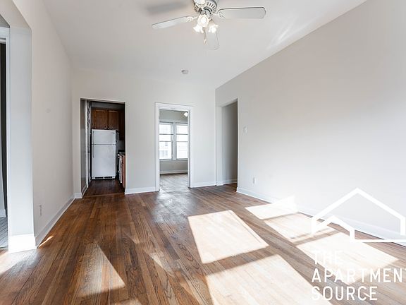 2nd image of 3926 N Pine Grove Ave APT 3W