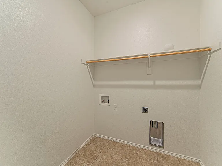 8036 Branch Hollow Trl — Photo 19