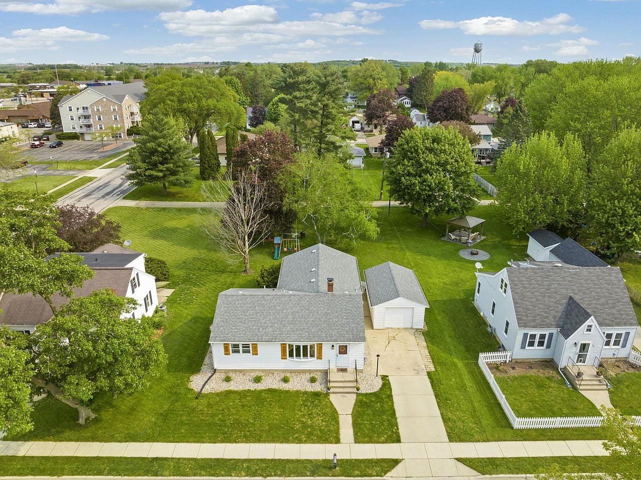 309 4th Street, Waunakee, WI 53597 Zillow