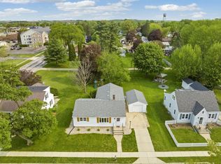 309 4th St, Waunakee, WI 53597