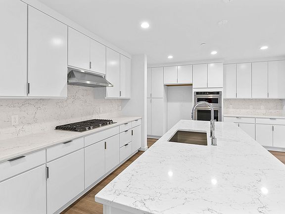 4th image of 15558 NE 15th Pl #201