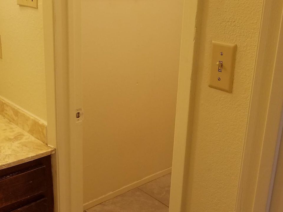1st image of 9605 Aberdeen Way #B