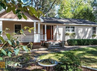 1429 Lakeview Rd, Grayson, GA 30017