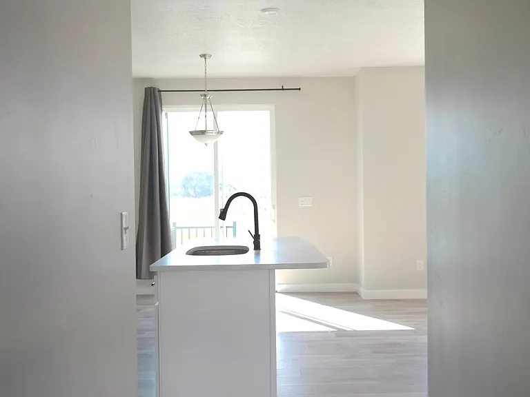 2513 W Wysteria Dr — Photo 6