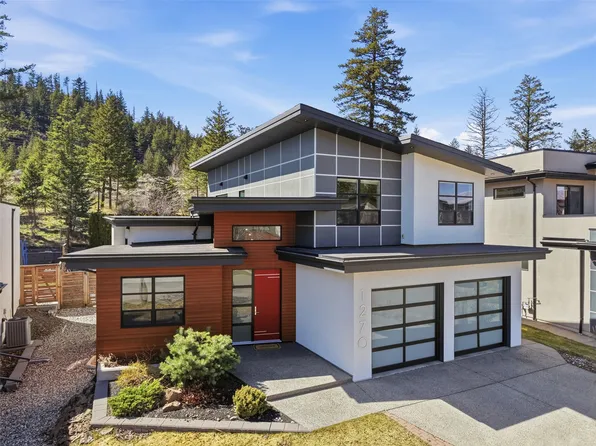 1270 Rockcress Dr, Kamloops, BC V2E 0B4