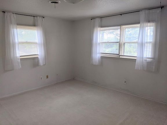 5th image of 2549 Andorra Dr